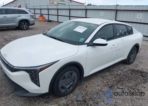 2025 Kia K4 Lx из США, поврежденный, VIN 3KPFT4DE3SE024639